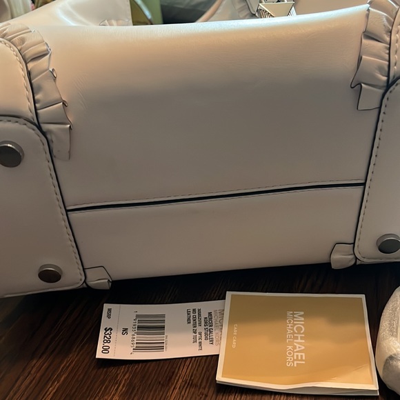 Michael Kors studio tote w dust bag and crossbody strap - Picture 5 of 10